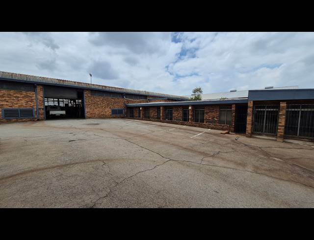 1,850M² FACTORY FOR SALE IN ANDERBOLT